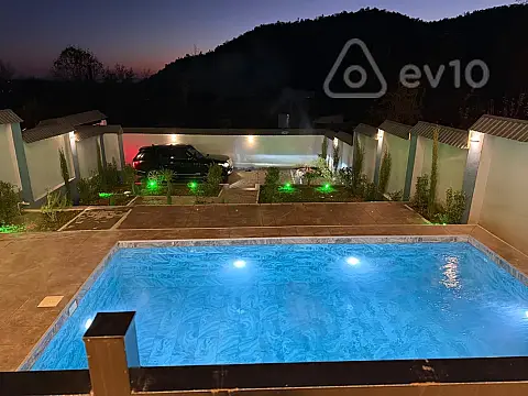 Kirayə verilir 4 otaqlı mənzil 300 m²