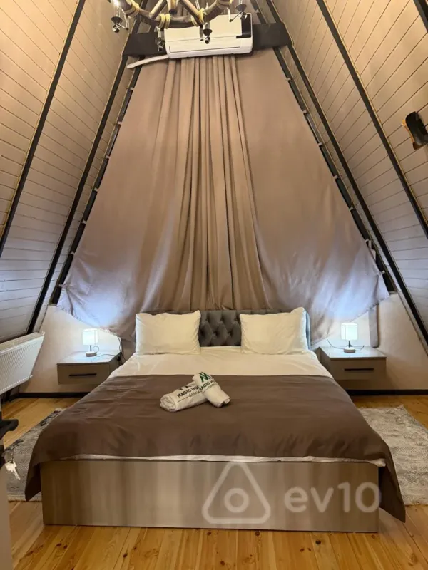 Kirayə verilir 4 otaqlı mənzil 300 m²