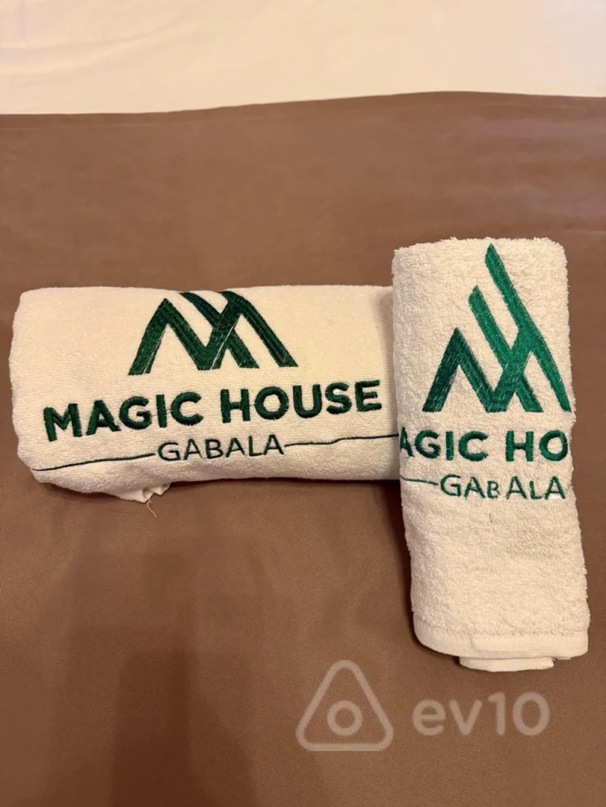 Kirayə verilir 4 otaqlı mənzil 300 m²