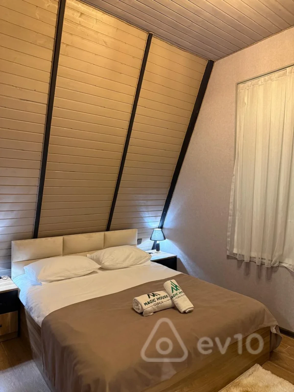 Kirayə verilir 4 otaqlı mənzil 300 m²