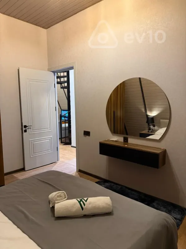 Kirayə verilir 4 otaqlı mənzil 300 m²