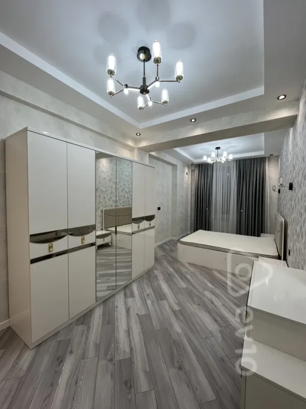 Kirayə verilir 3 otaqlı yeni tikili 140 m²