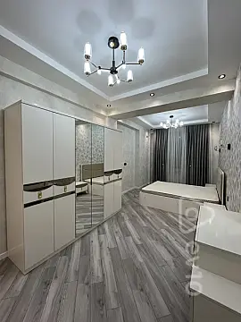 Kirayə verilir 3 otaqlı yeni tikili 140 m²
