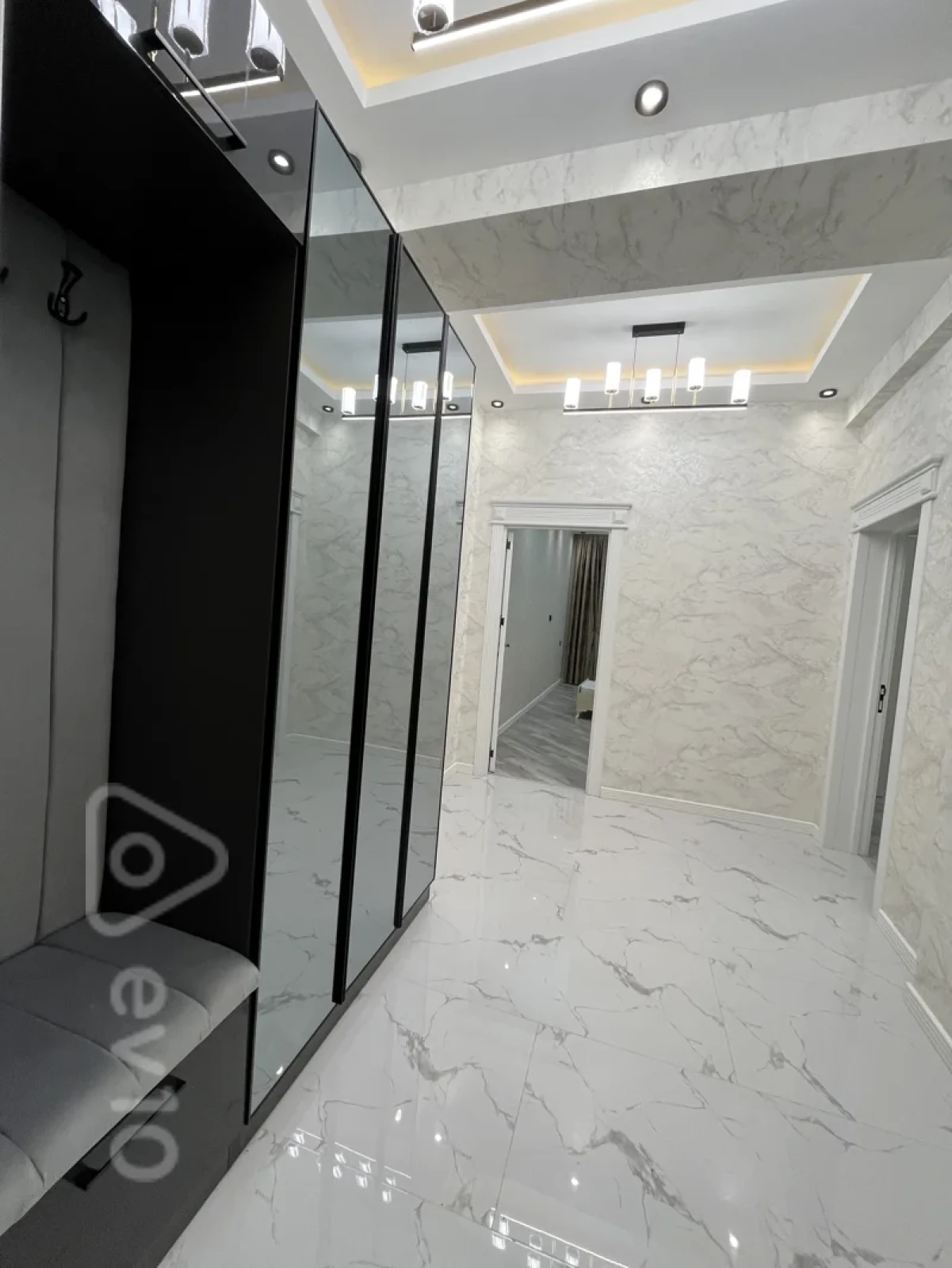 Kirayə verilir 3 otaqlı yeni tikili 140 m²