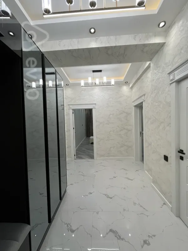 Kirayə verilir 3 otaqlı yeni tikili 140 m²