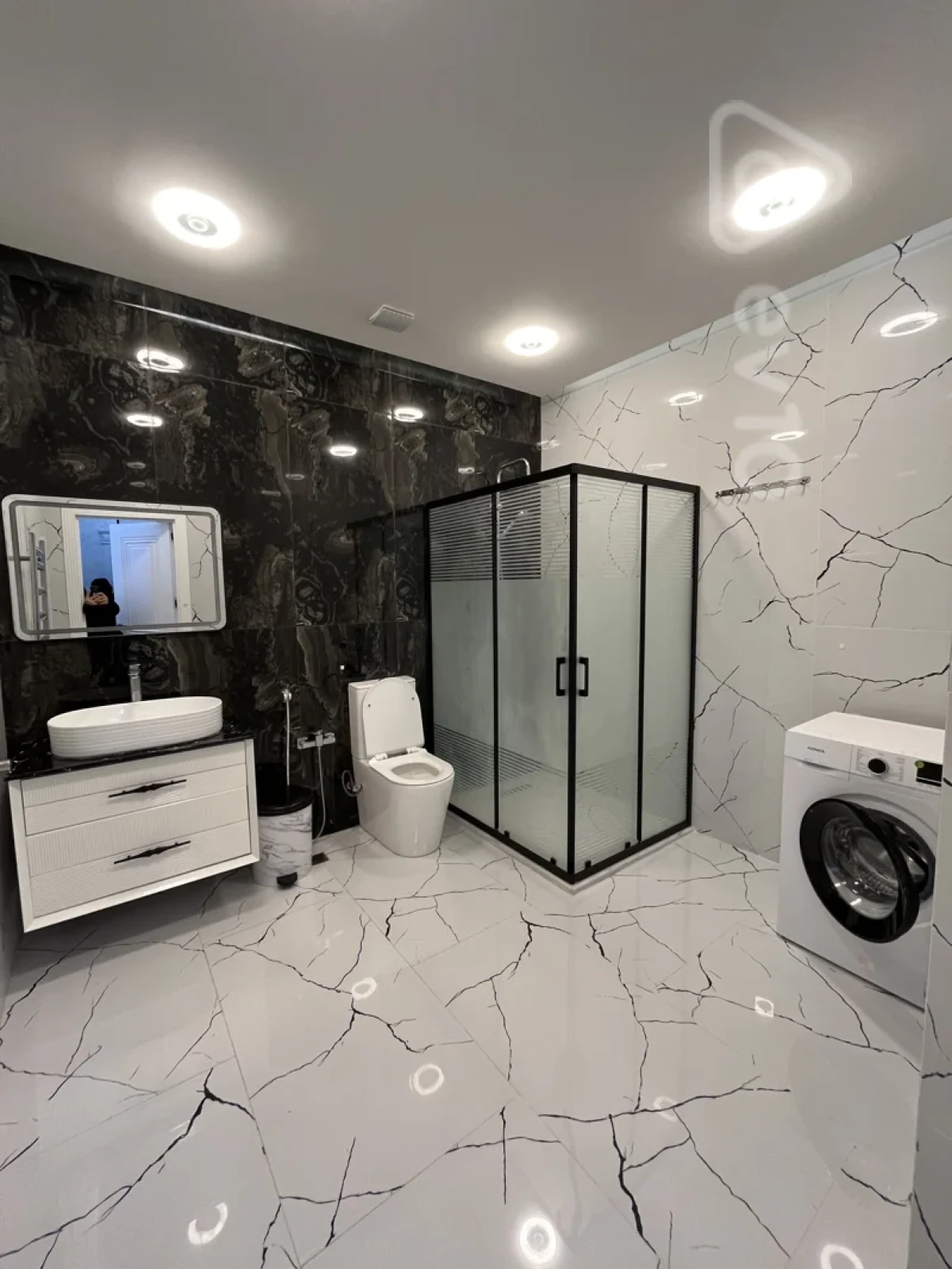 Kirayə verilir 3 otaqlı yeni tikili 140 m²