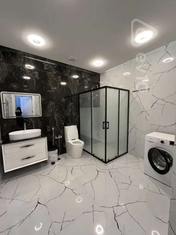 Kirayə verilir 3 otaqlı yeni tikili 140 m²