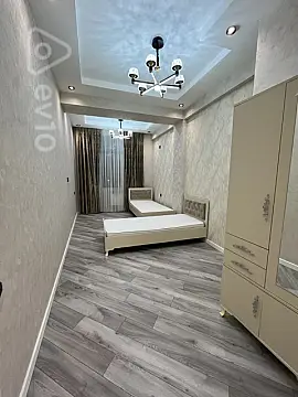 Kirayə verilir 3 otaqlı yeni tikili 140 m²