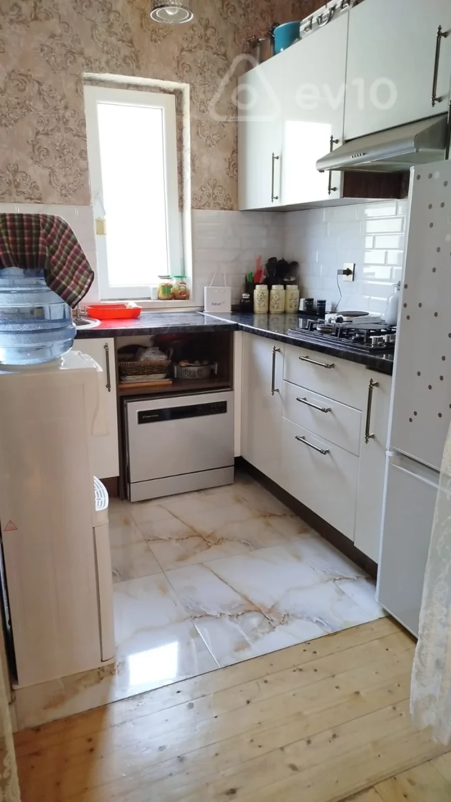 Kirayə verilir 2 otaqlı yeni tikili 76 m²