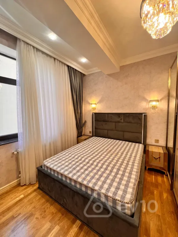 Kirayə verilir 2 otaqlı yeni tikili 75 m²