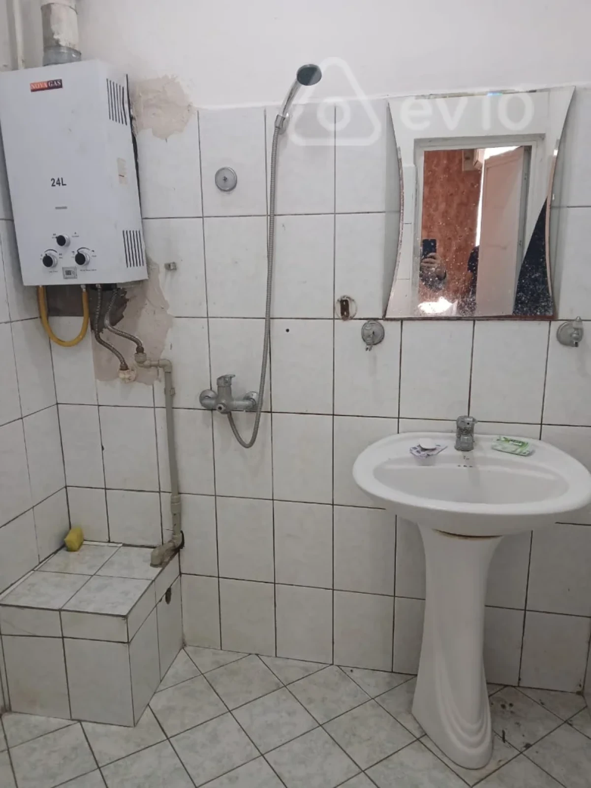 Kirayə verilir 2 otaqlı köhnə tikili 90 m²