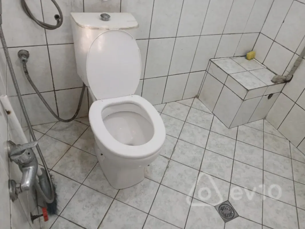 Kirayə verilir 2 otaqlı köhnə tikili 90 m²