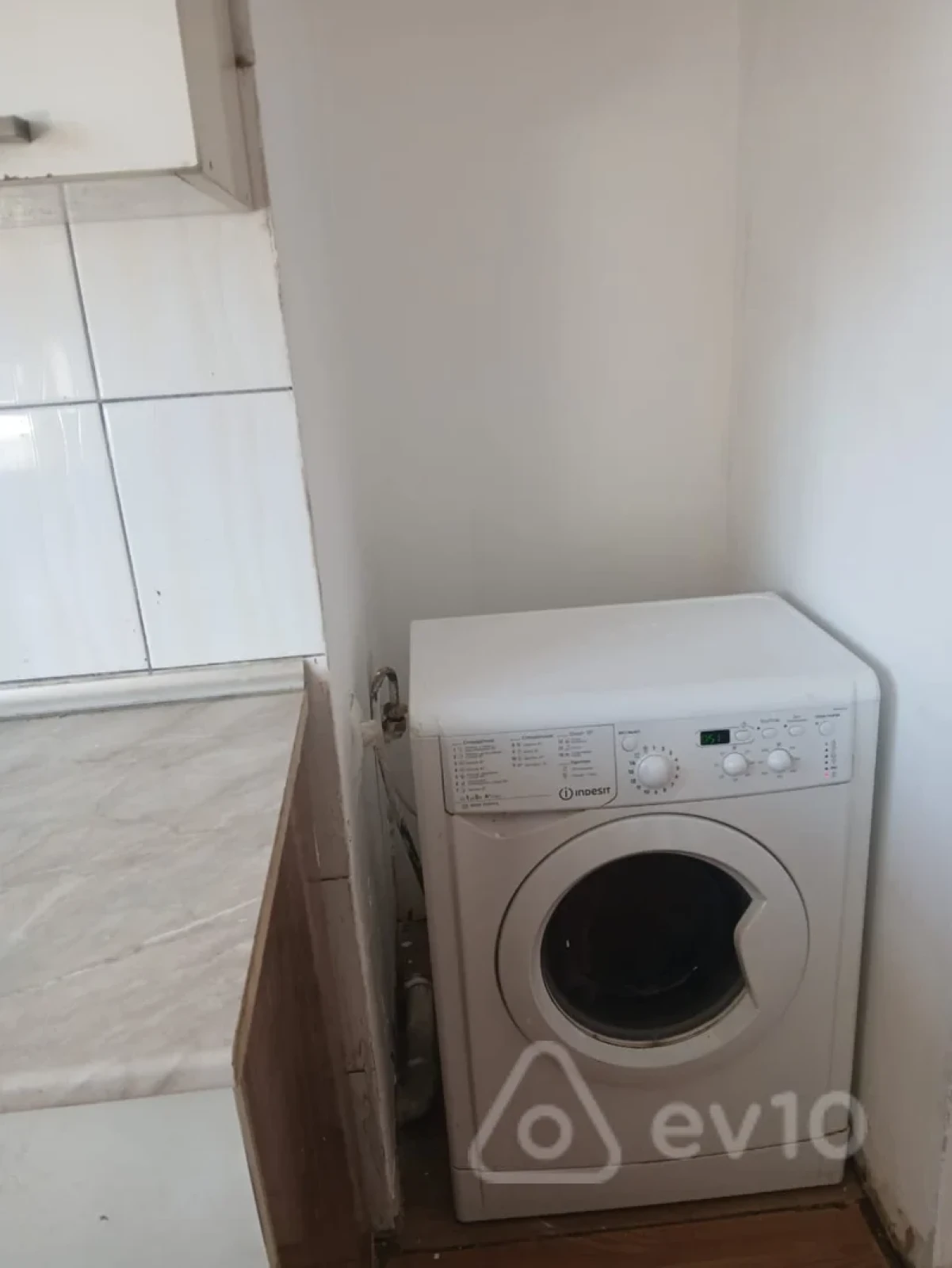 Kirayə verilir 2 otaqlı köhnə tikili 90 m²