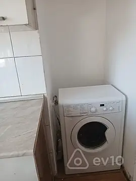 Kirayə verilir 2 otaqlı köhnə tikili 90 m²