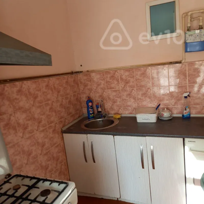 Kirayə verilir 3 otaqlı köhnə tikili 75 m²