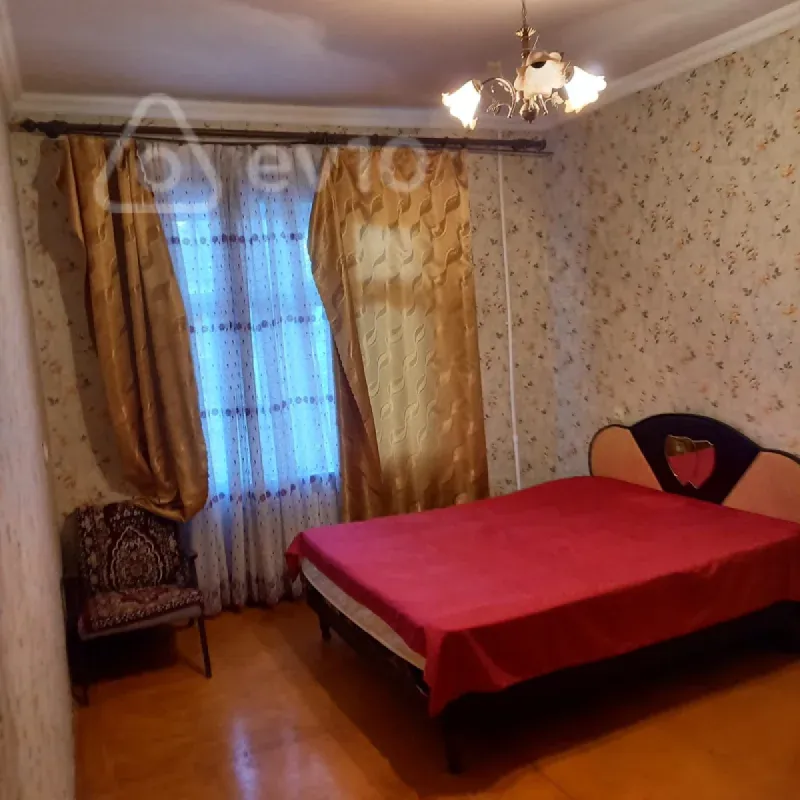 Kirayə verilir 3 otaqlı köhnə tikili 75 m²