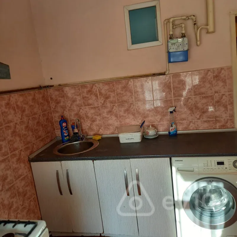 Kirayə verilir 3 otaqlı köhnə tikili 75 m²