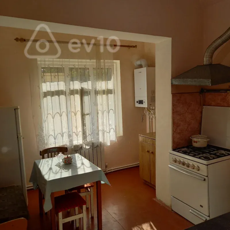 Kirayə verilir 3 otaqlı köhnə tikili 75 m²