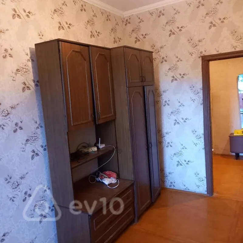 Kirayə verilir 3 otaqlı köhnə tikili 75 m²