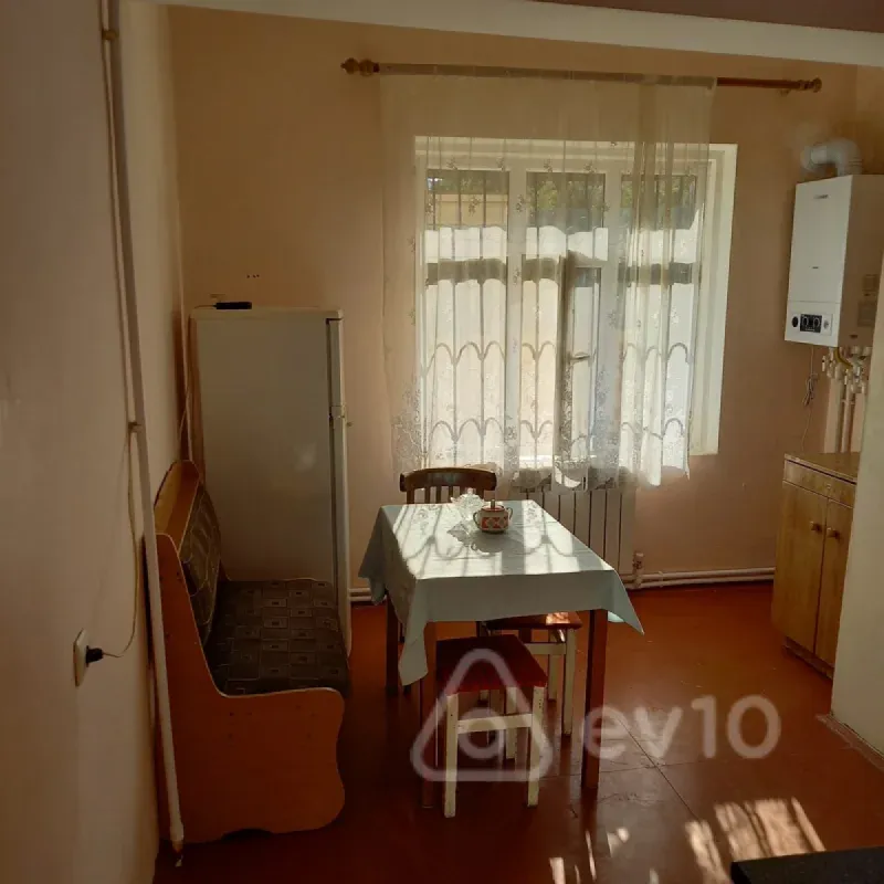 Kirayə verilir 3 otaqlı köhnə tikili 75 m²