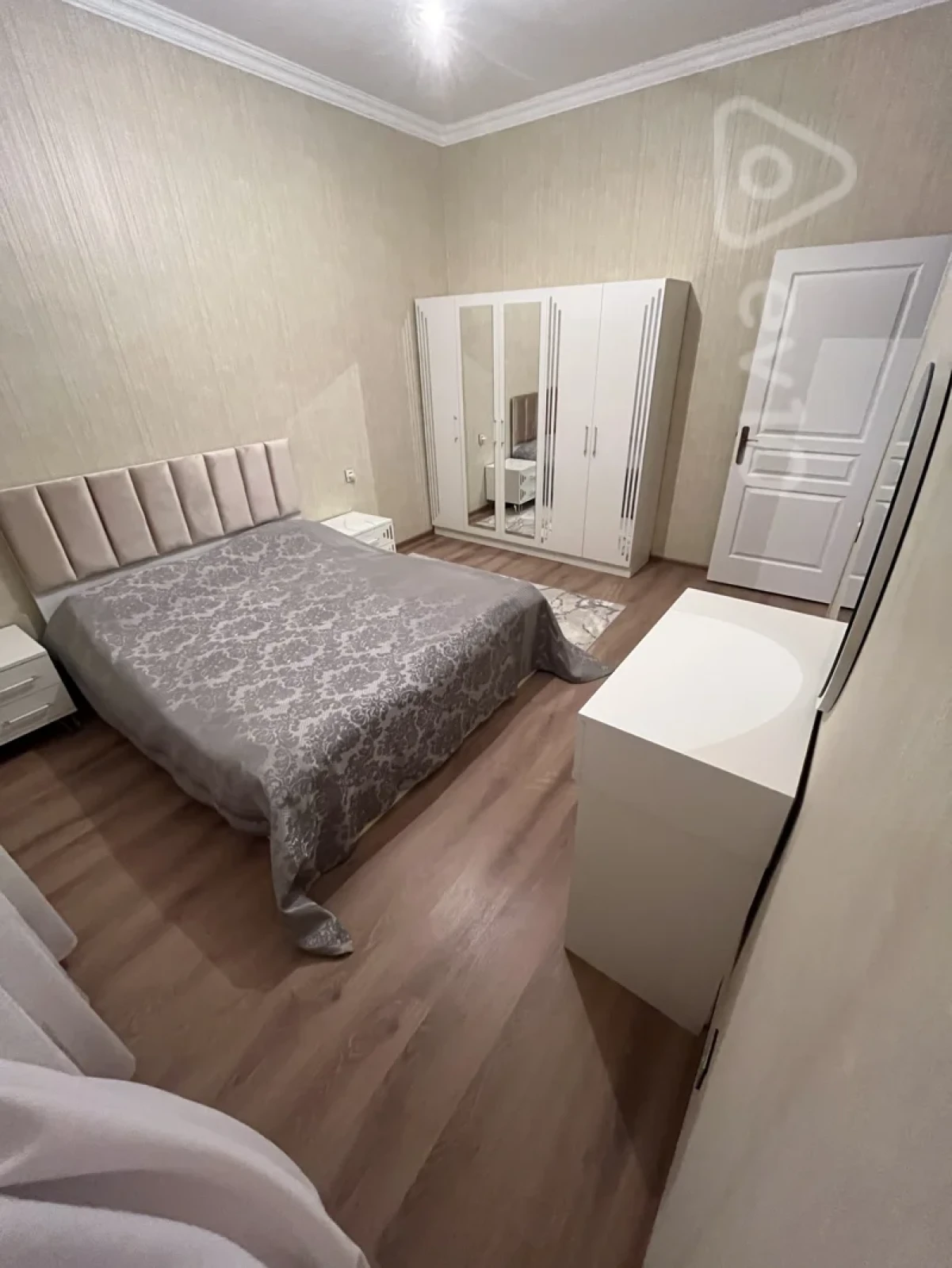 Kirayə verilir 3 otaqlı yeni tikili 80 m²