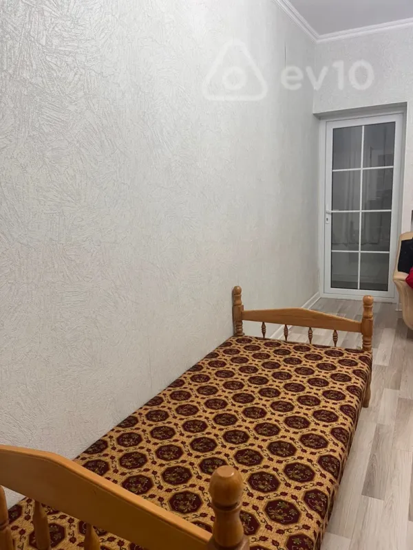 Kirayə verilir 2 otaqlı köhnə tikili 60 m²