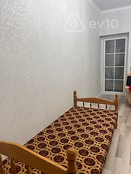 Kirayə verilir 2 otaqlı köhnə tikili 60 m²