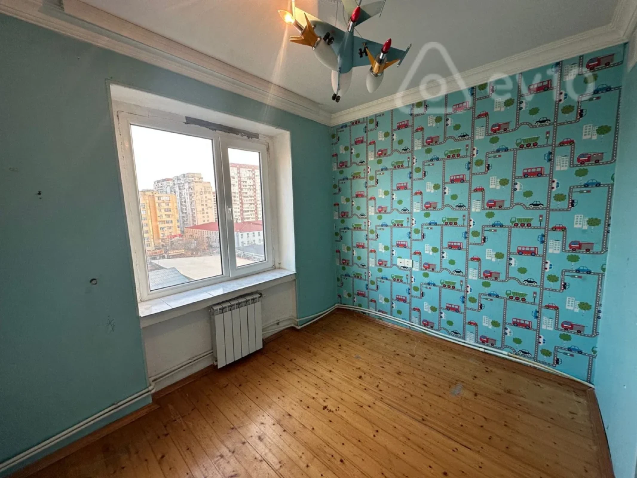Kirayə verilir 2 otaqlı köhnə tikili 90 m²