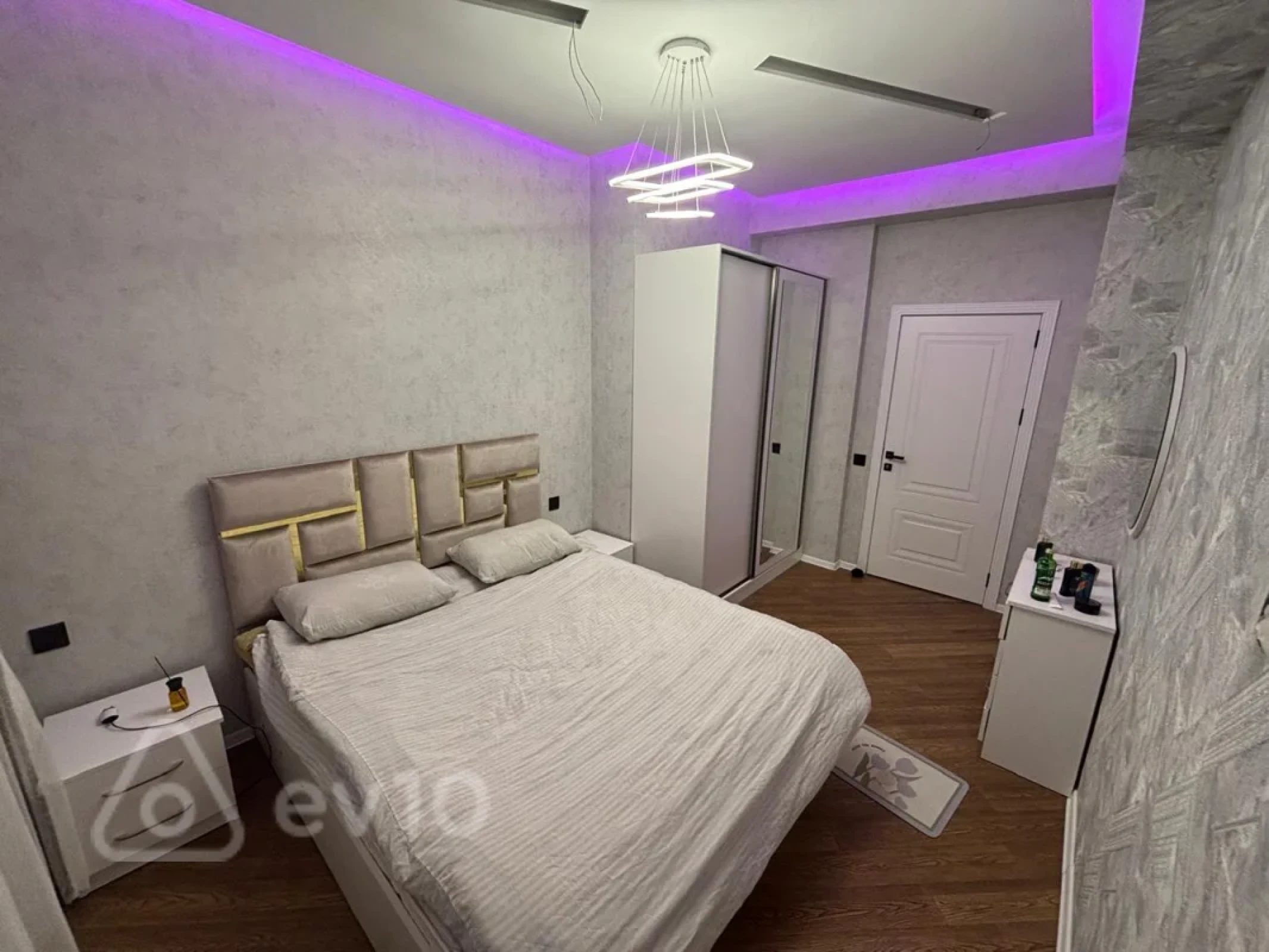 Kirayə verilir 2 otaqlı yeni tikili 70 m²