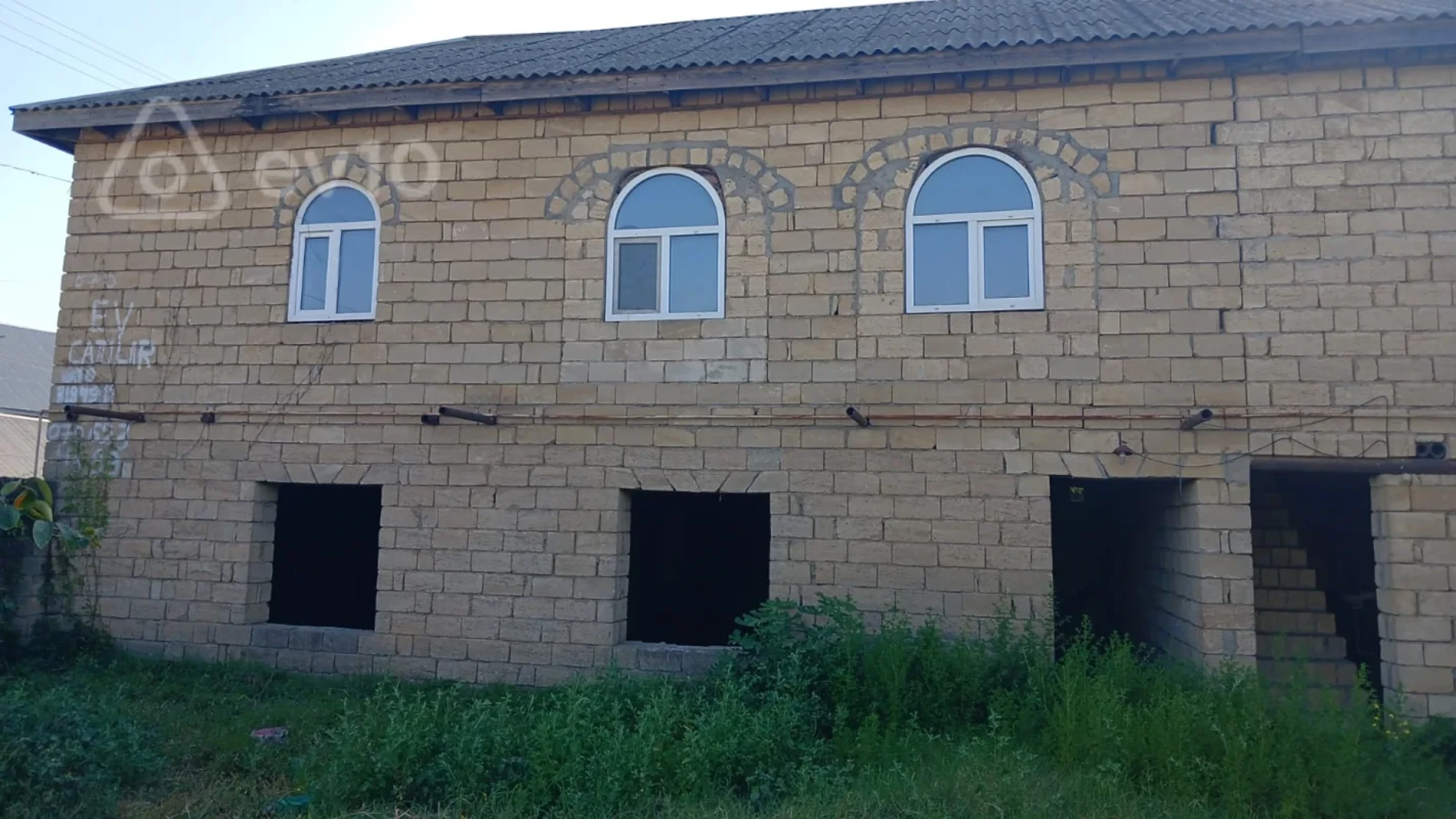 Satılır 5 otaqlı həyət evi 251 m²