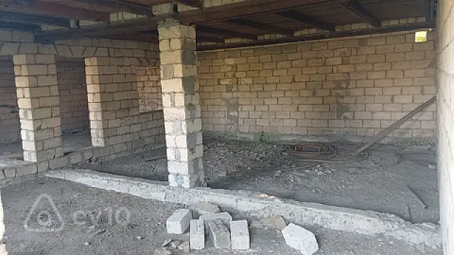 Satılır 5 otaqlı həyət evi 251 m²