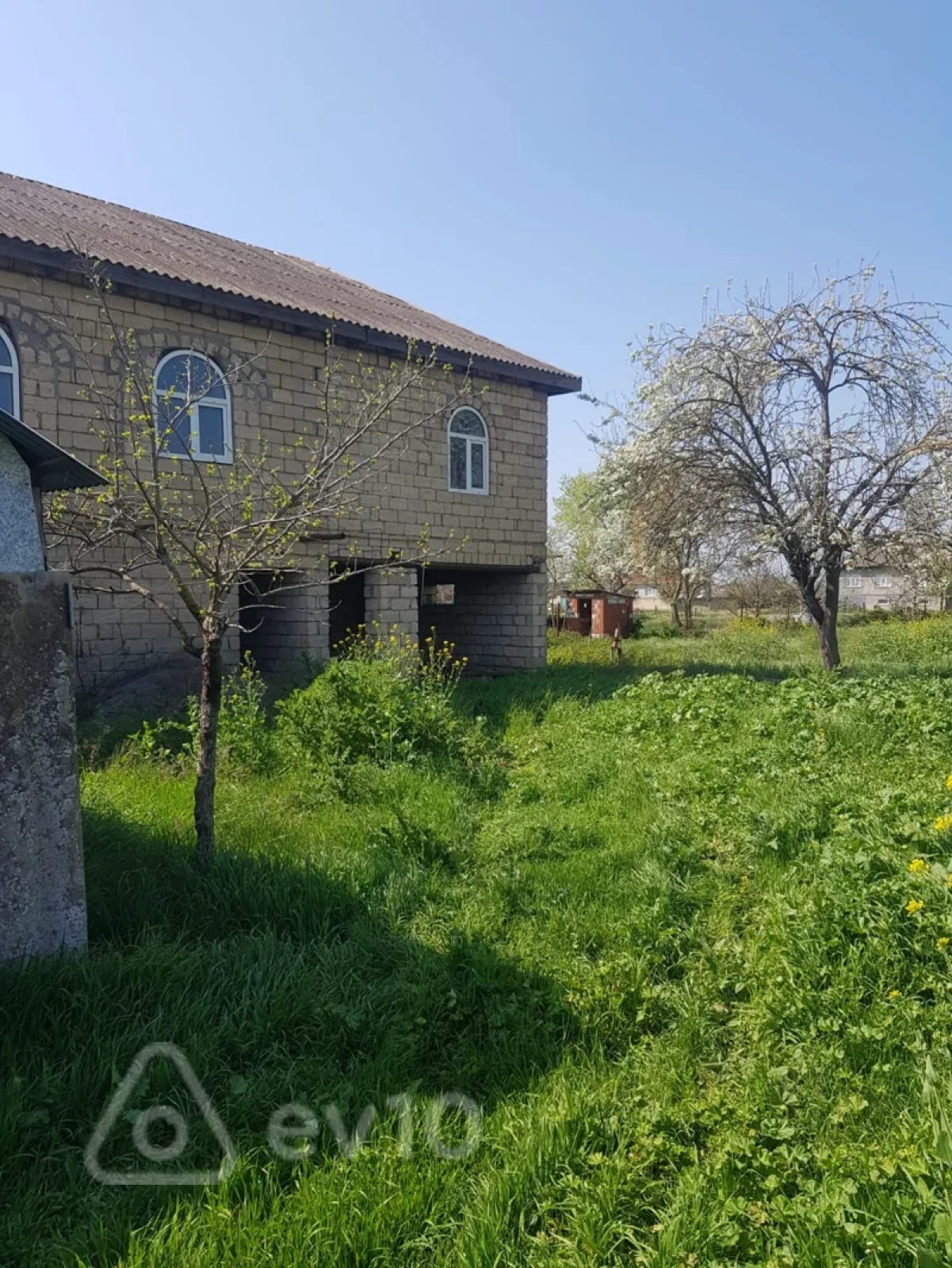 Satılır 5 otaqlı həyət evi 251 m²