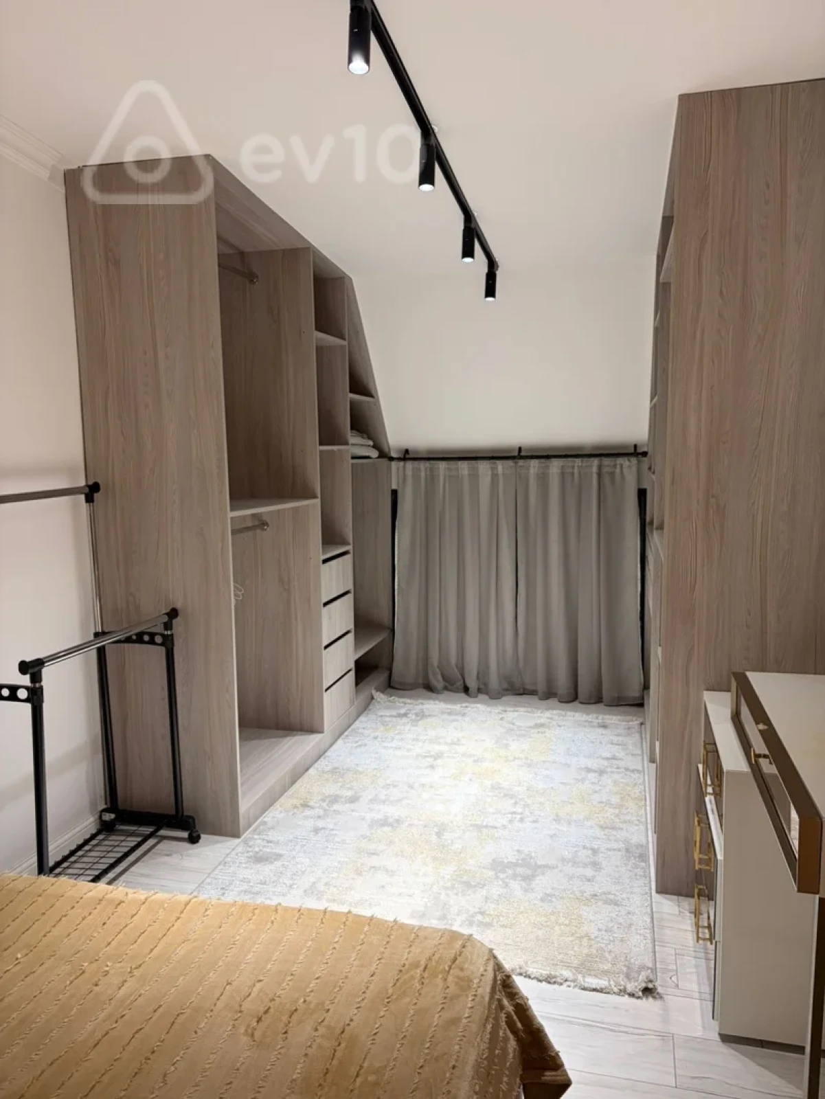 Kirayə verilir 2 otaqlı yeni tikili 77 m²