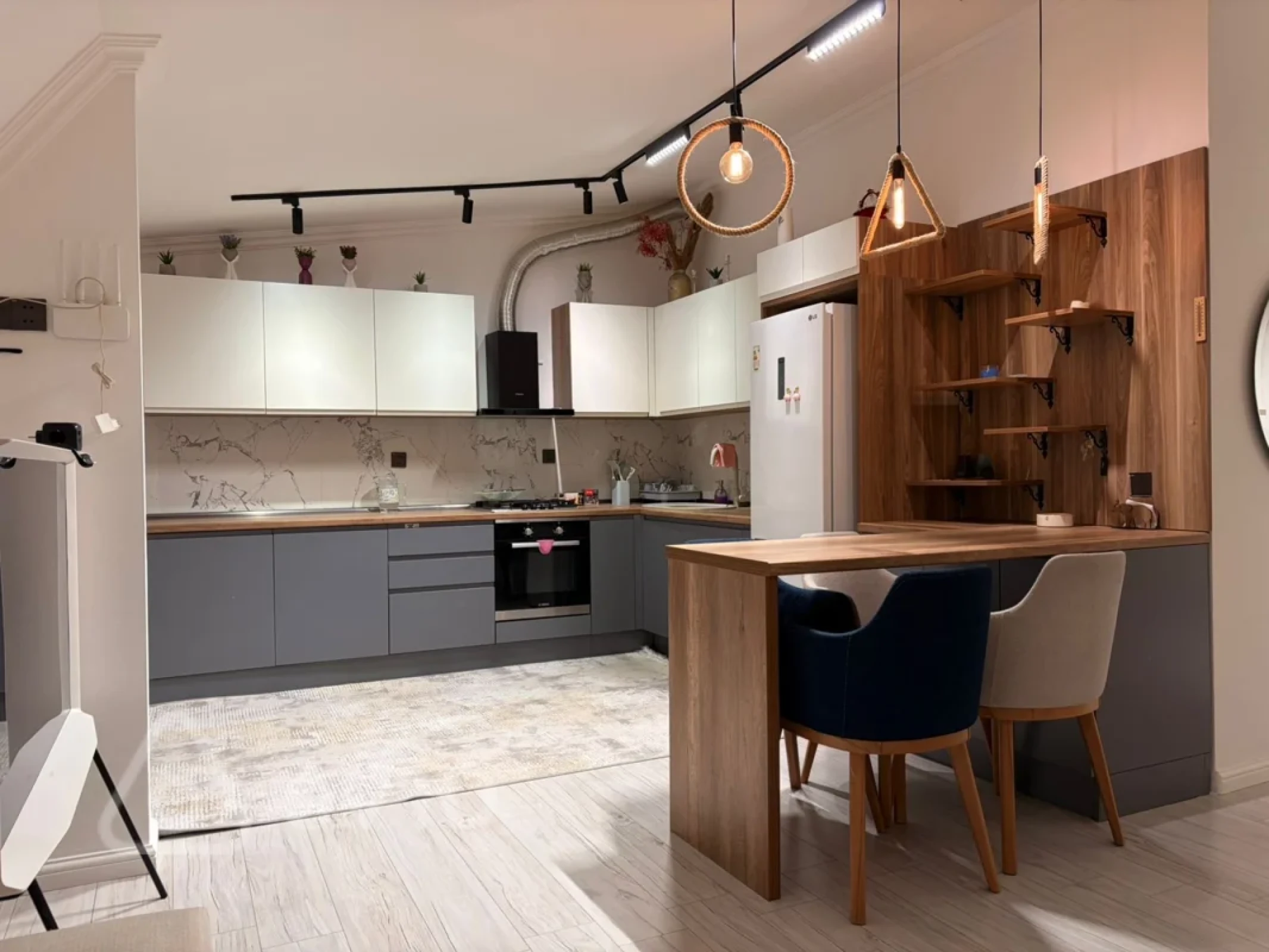 Kirayə verilir 2 otaqlı yeni tikili 77 m²