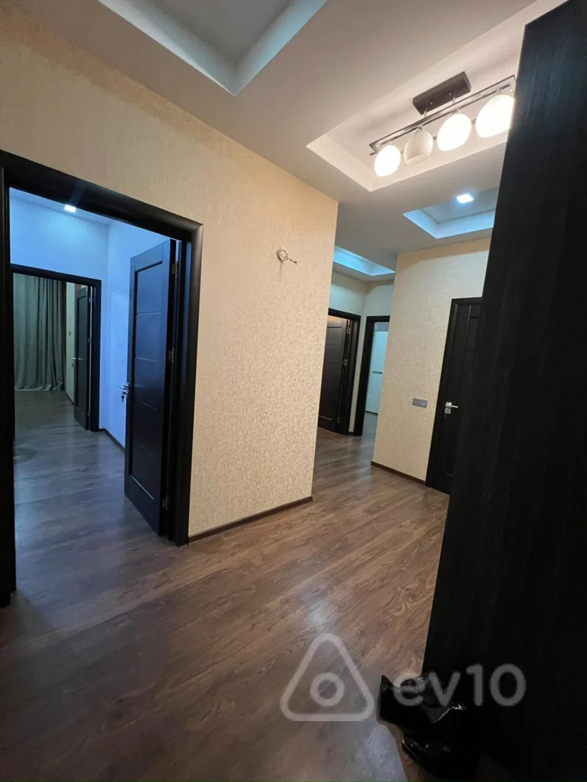 Kirayə verilir 3 otaqlı yeni tikili 92 m²