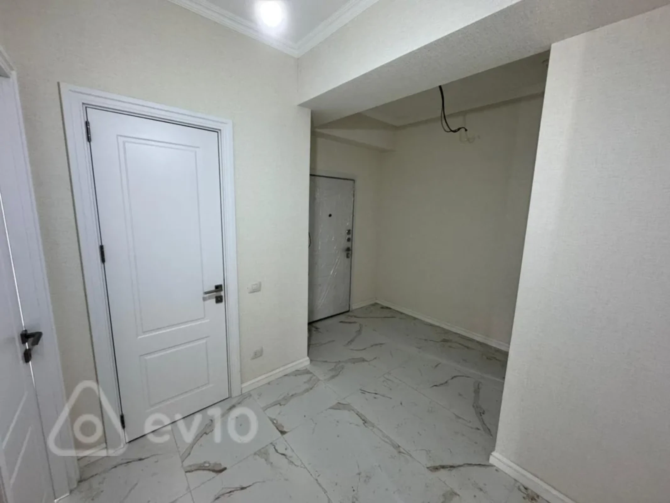 Satılır 3 otaqlı yeni tikili 82.7 m²