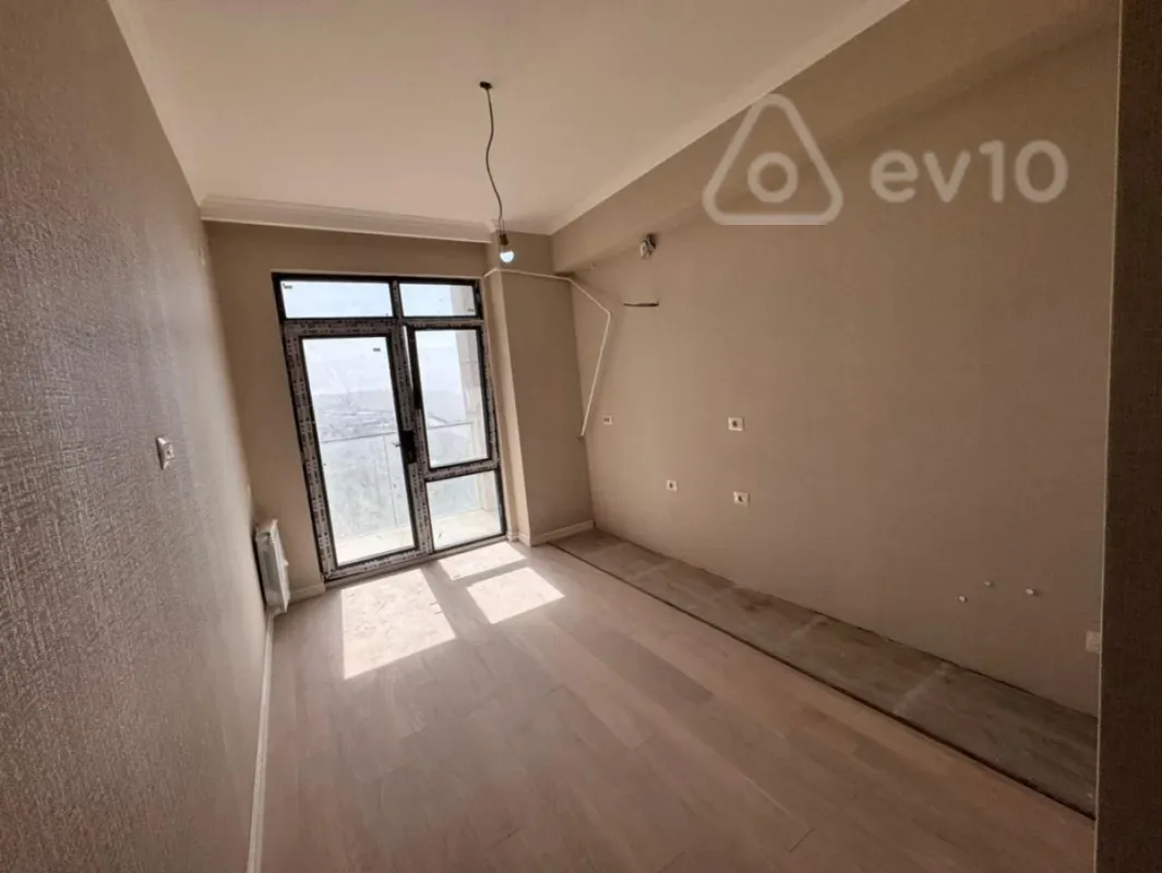 Satılır 3 otaqlı yeni tikili 82.7 m²