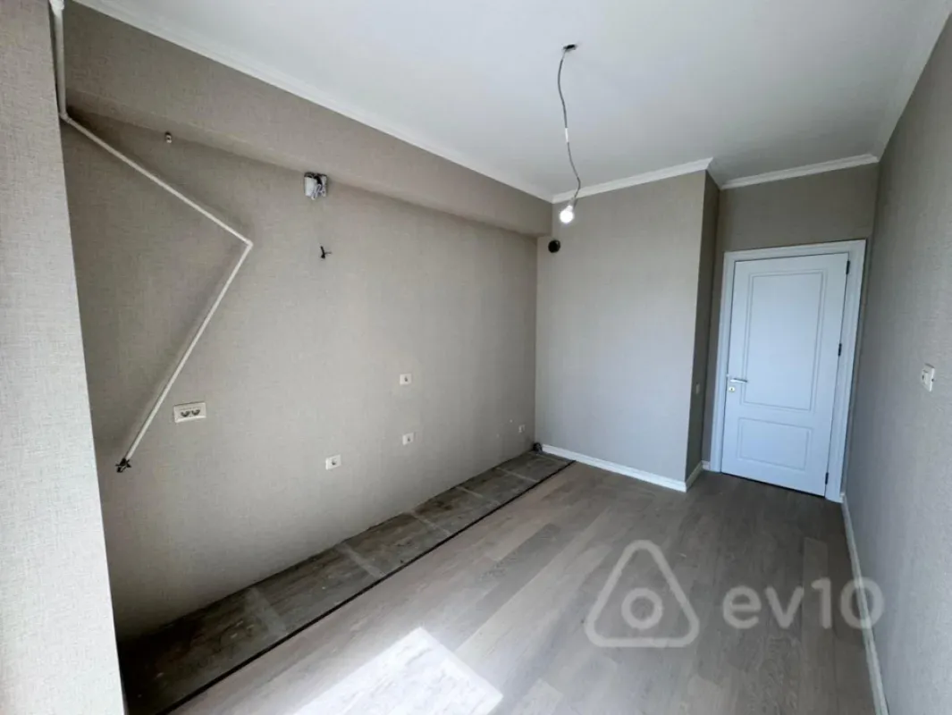Satılır 3 otaqlı yeni tikili 82.7 m²