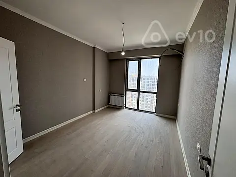 Satılır 3 otaqlı yeni tikili 82.7 m²