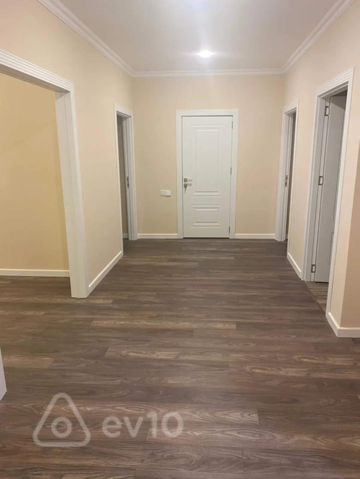 Kirayə verilir 3 otaqlı yeni tikili 130 m²