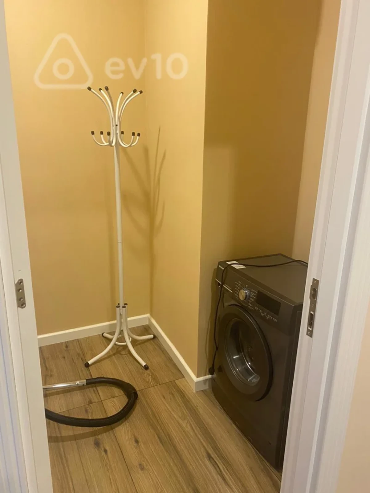 Kirayə verilir 3 otaqlı yeni tikili 130 m²