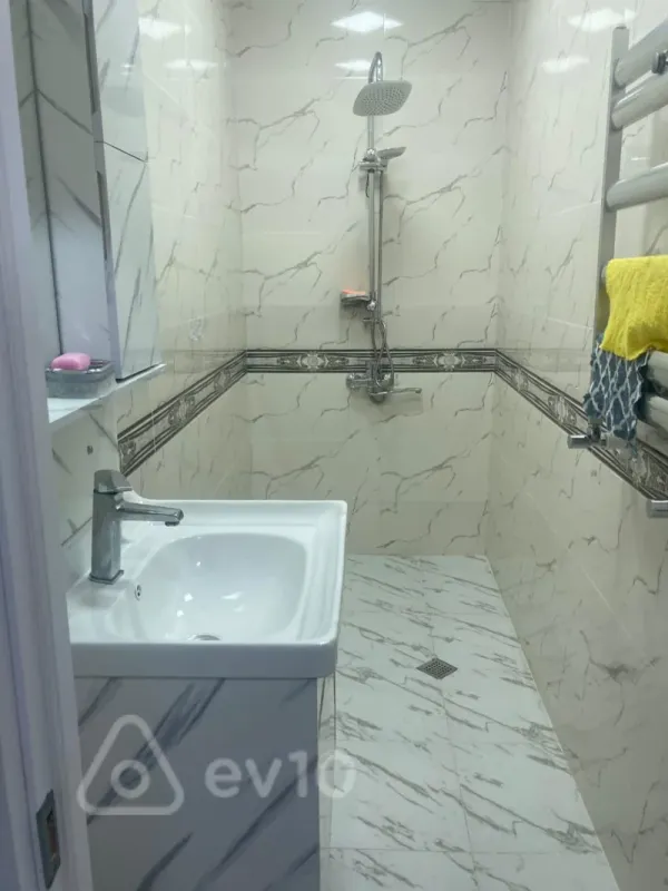 Kirayə verilir 3 otaqlı yeni tikili 68 m²