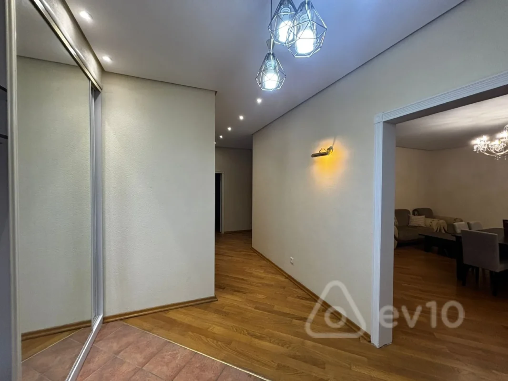 Kirayə verilir 7 otaqlı yeni tikili 350 m²