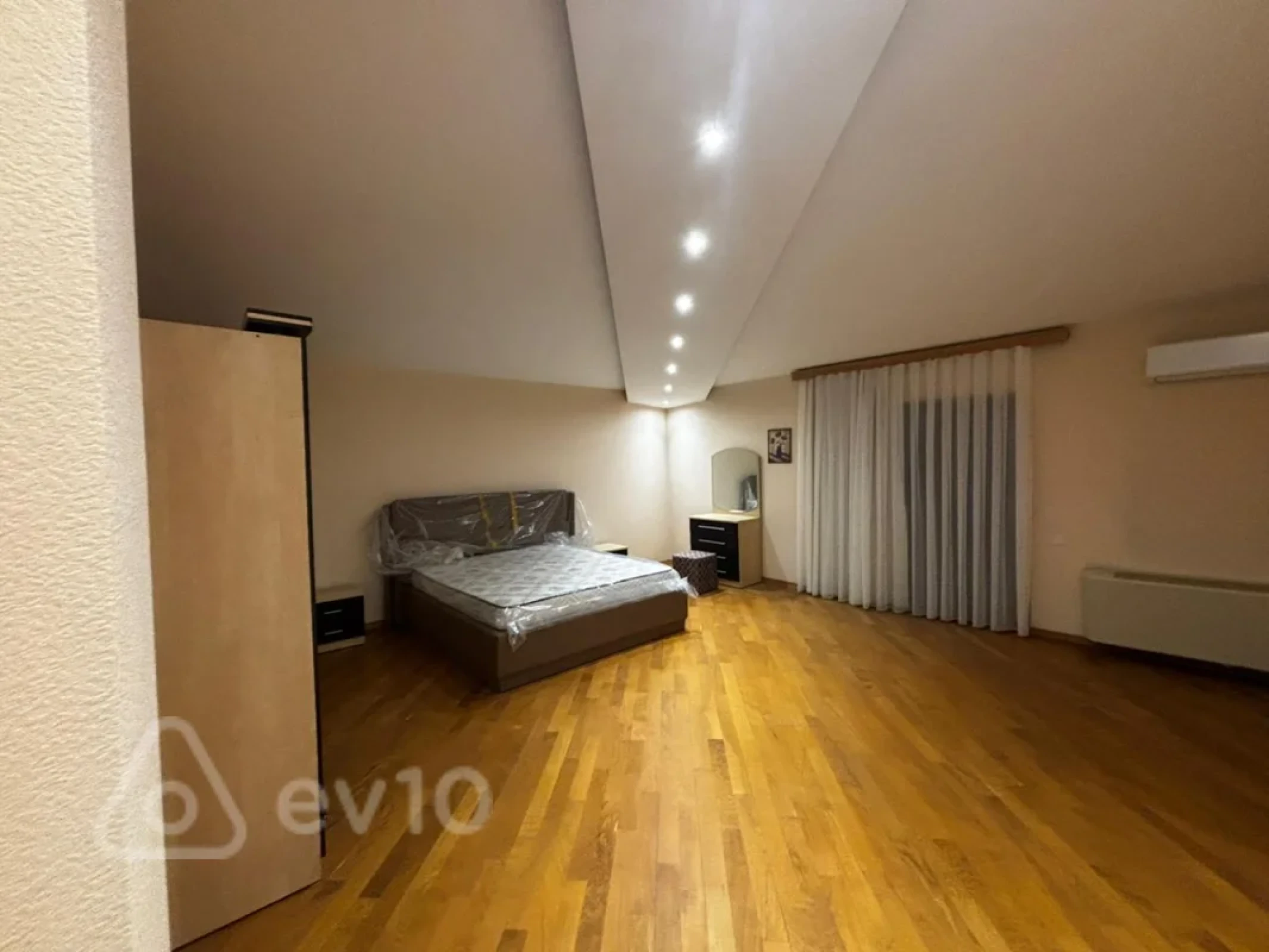 Kirayə verilir 7 otaqlı yeni tikili 350 m²