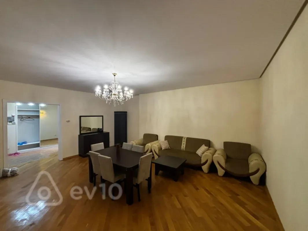 Kirayə verilir 7 otaqlı yeni tikili 350 m²