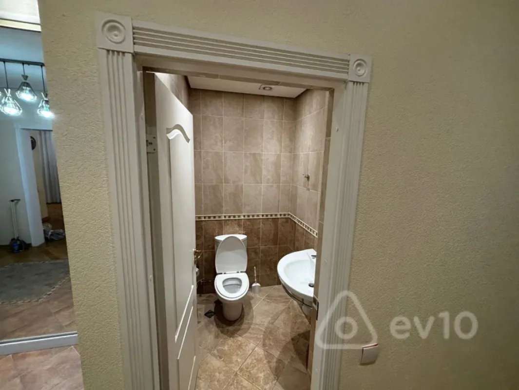 Kirayə verilir 7 otaqlı yeni tikili 350 m²