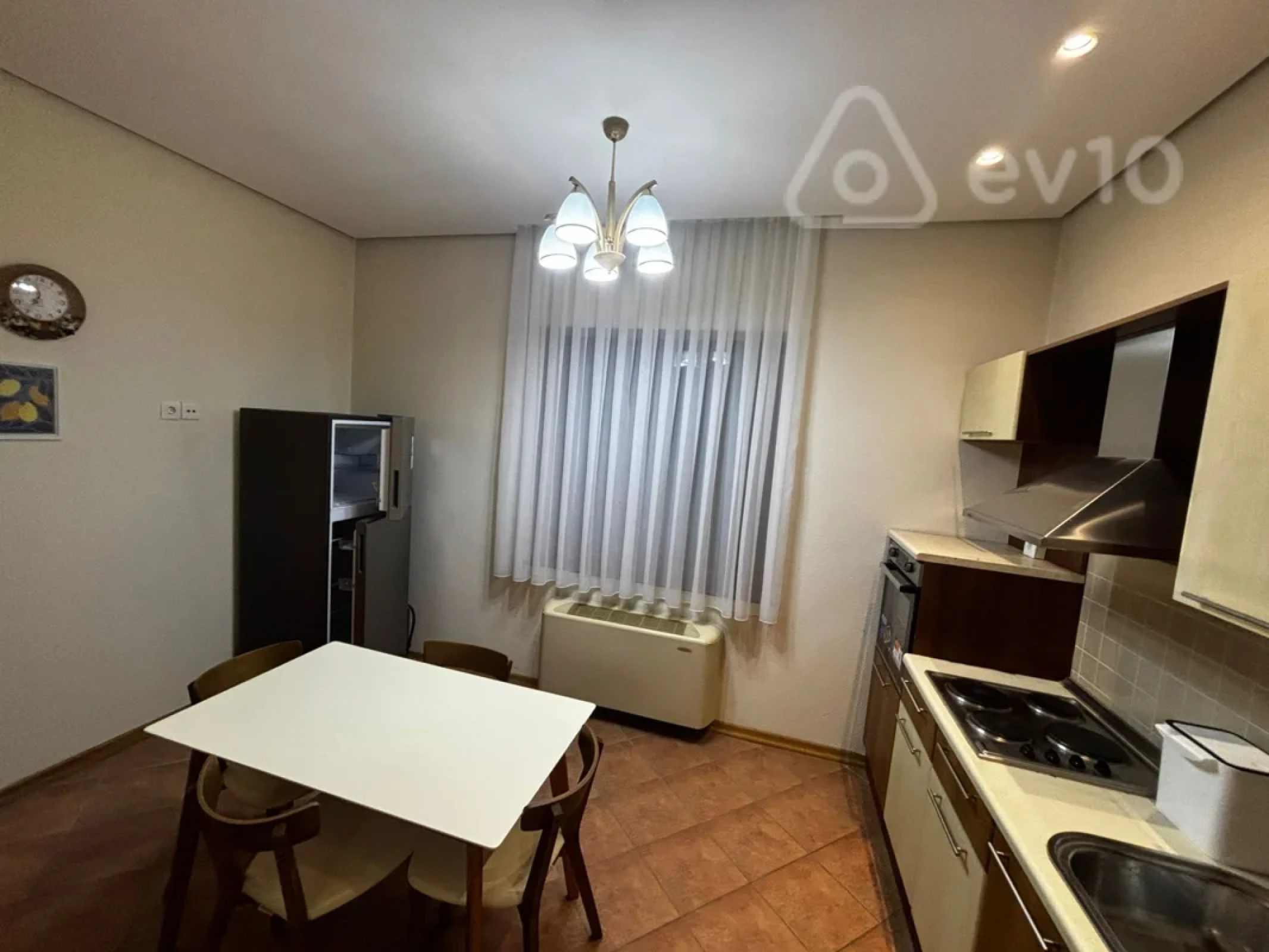 Kirayə verilir 7 otaqlı yeni tikili 350 m²