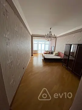 Kirayə verilir 3 otaqlı yeni tikili 180 m²