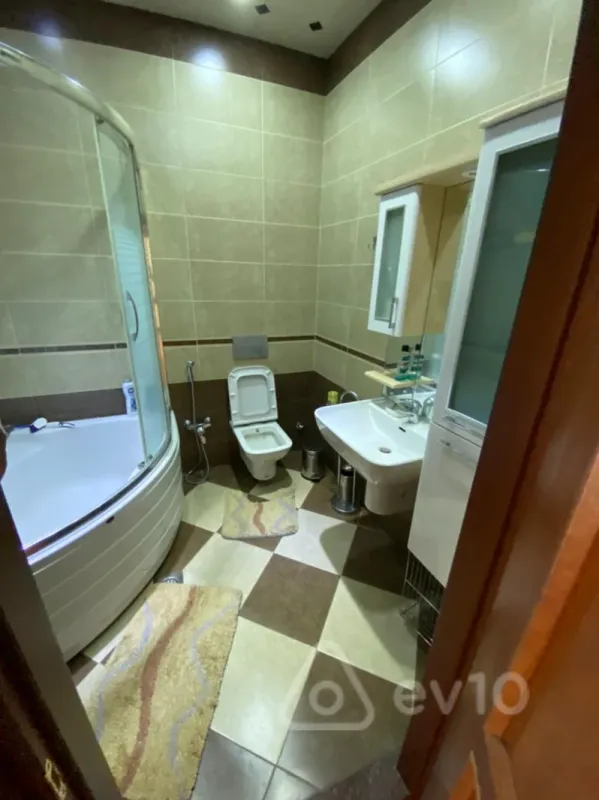 Kirayə verilir 3 otaqlı yeni tikili 180 m²