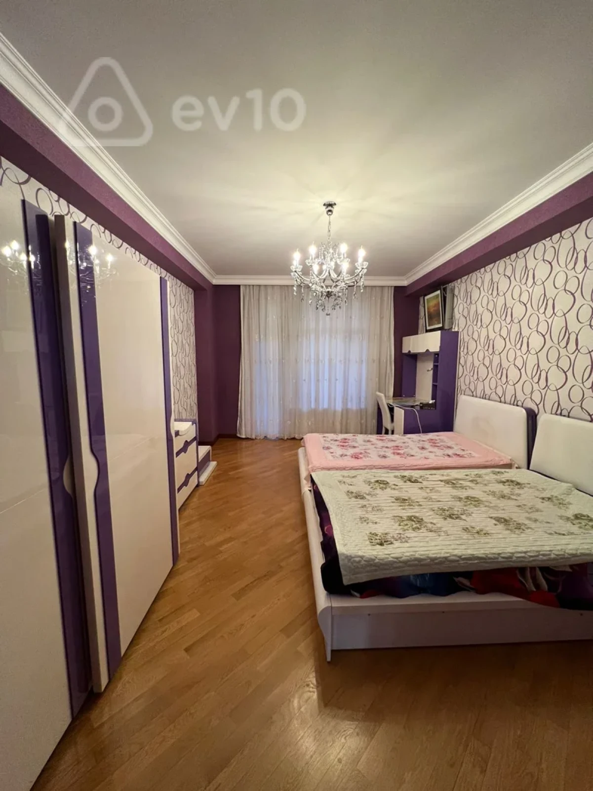 Kirayə verilir 3 otaqlı yeni tikili 180 m²